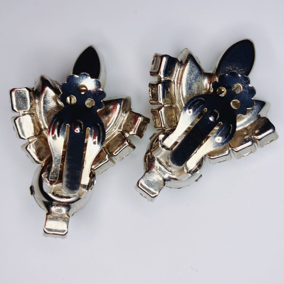 Vintage Mid Century Rhinestone Clip-On Earrings, Glam Prong Set Sparkly Jewelry - Picture 6 of 6